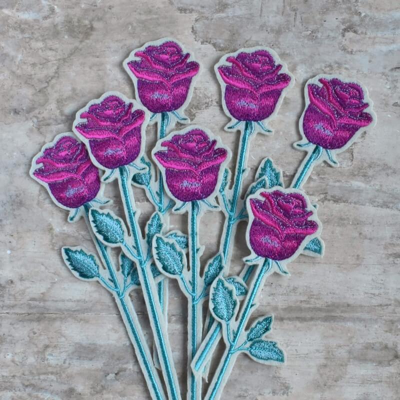 一輪挿しの花刺繍[パープルローズ_薔薇]ワッペン あっぷりけ仕上げ