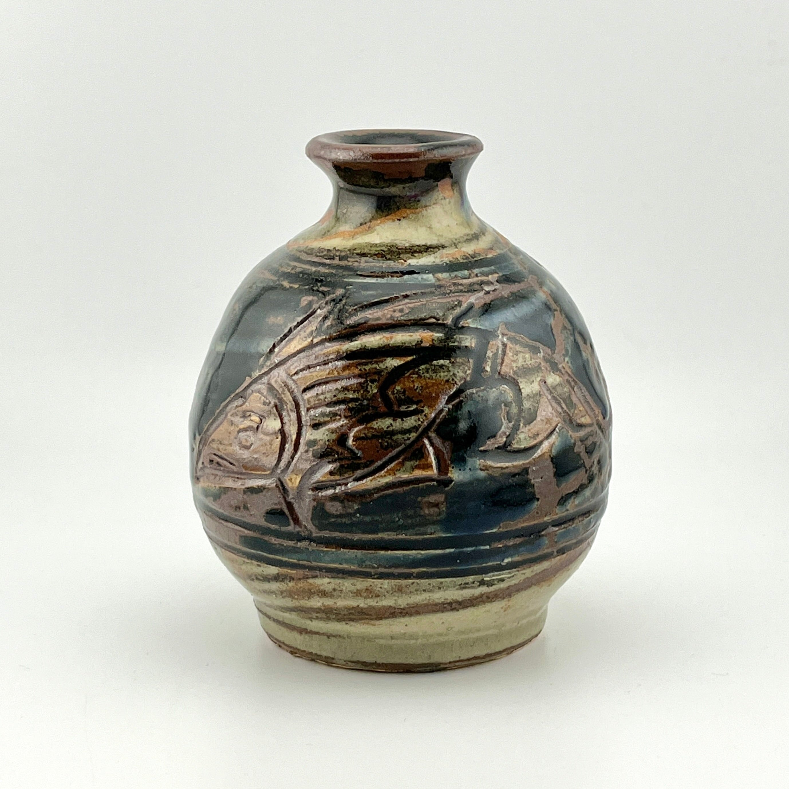 壺屋焼 人間国宝 金城次郎作 魚文丸徳利 – 生活民芸 なかむた