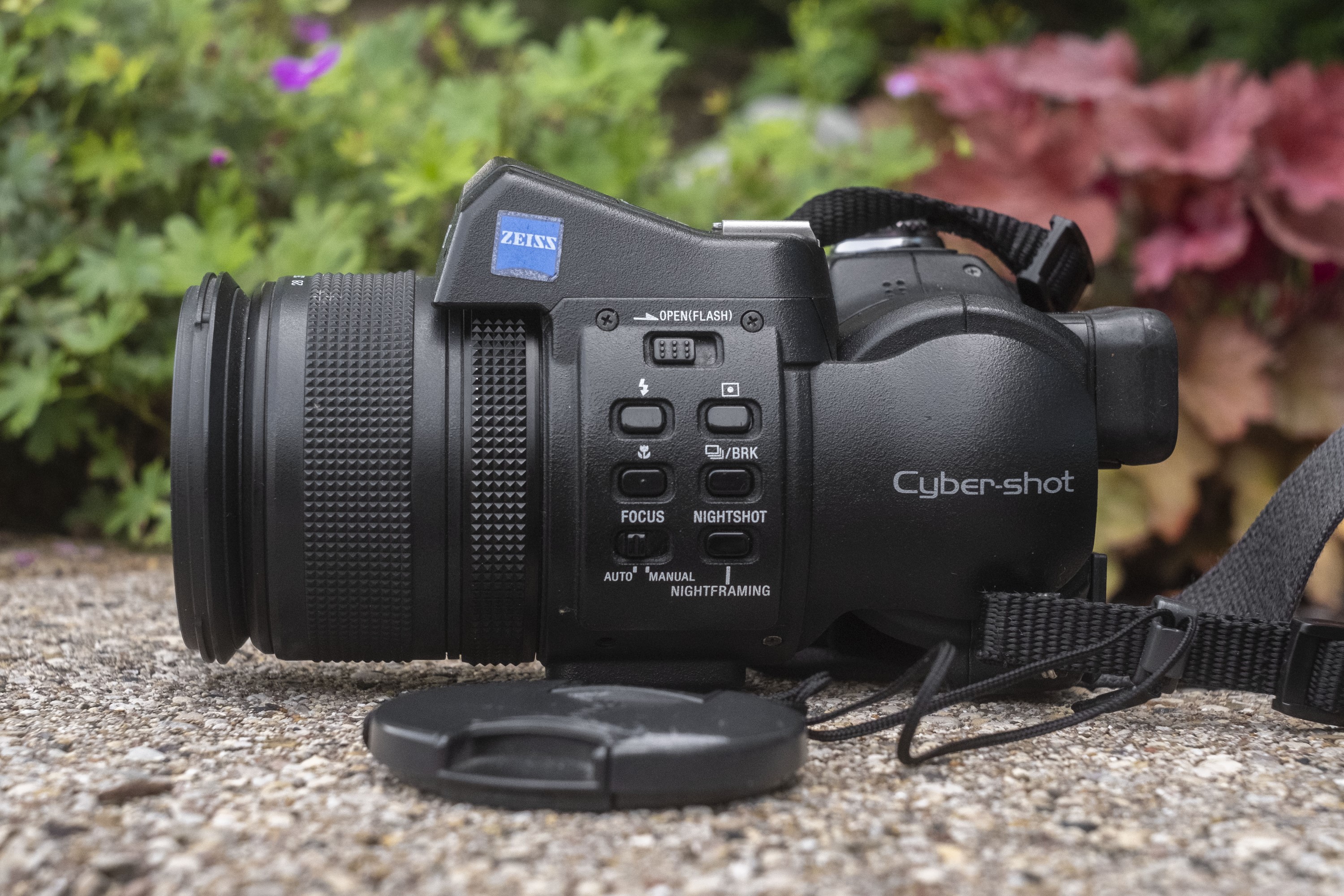 Sony CyberShot DSC-F828 (2003) – mike eckman dot com