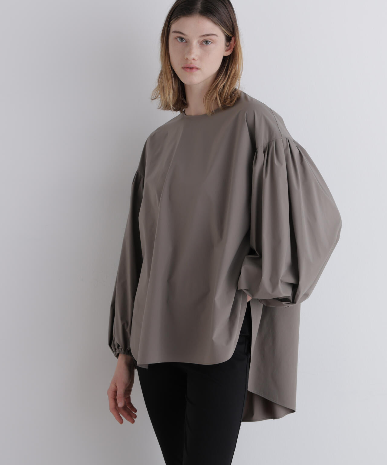 SOLOTEXギャザーブラウス | LE PHIL（ル フィル） ｜【公式】通販mix