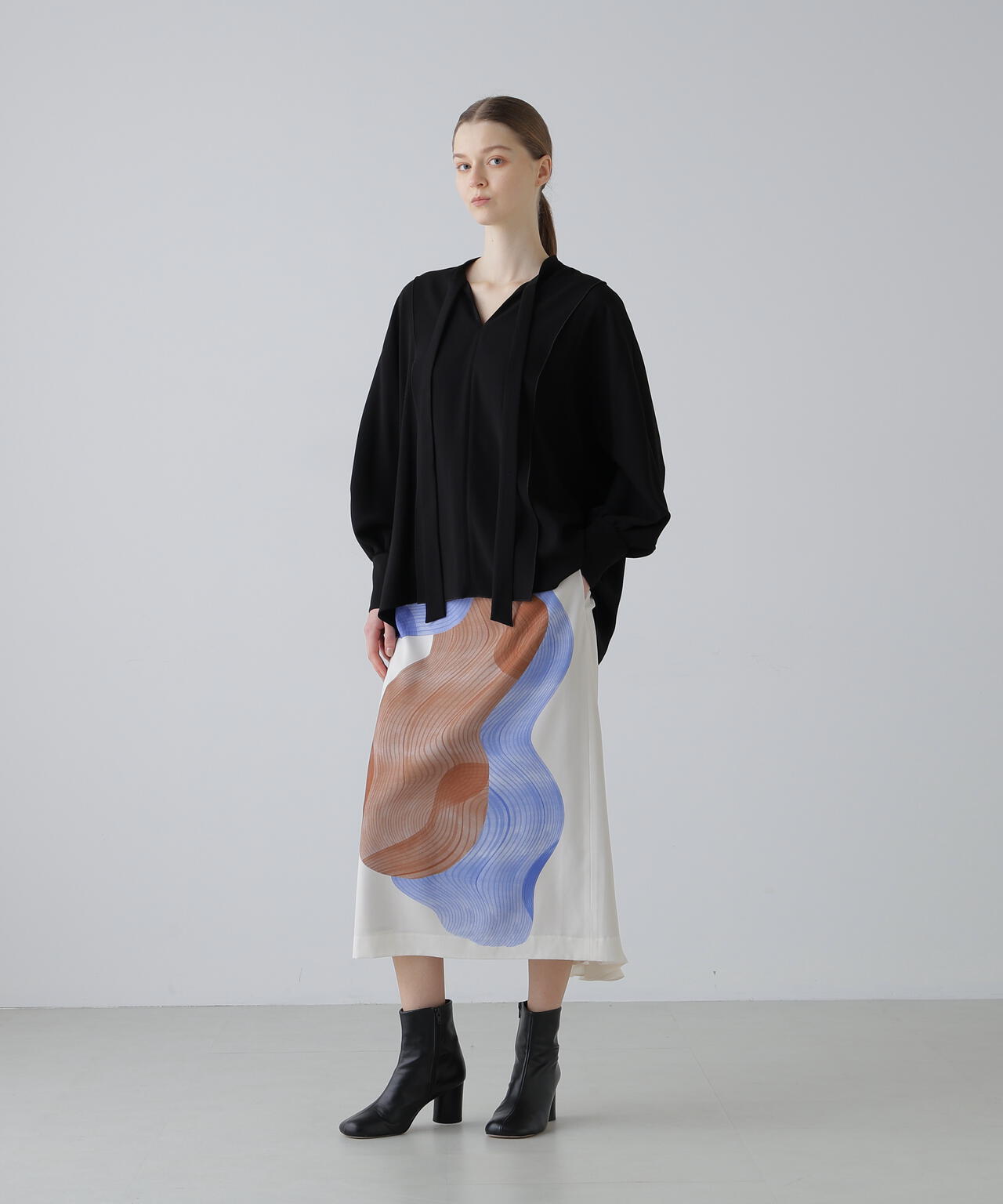 バックサテンジョーゼットブラウス | ADORE（アドーア） ｜【公式