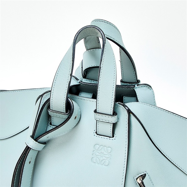 LOEWE ハンモック スモール ハンドバッグ スカイブルー シルバー