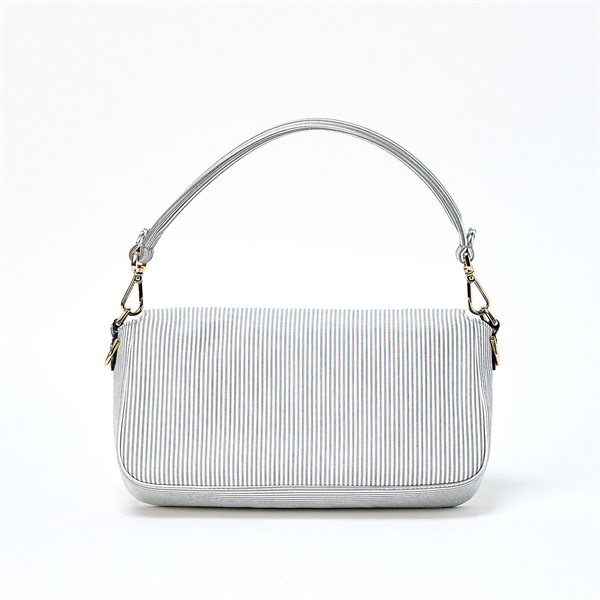 FENDI マンマバゲット ショルダーバッグ ストライプ ホワイト ライト