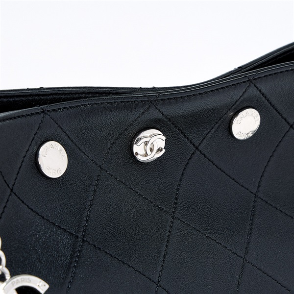 CHANEL マトラッセ ラージ 2025年 ショルダーバッグ ブラック シルバー