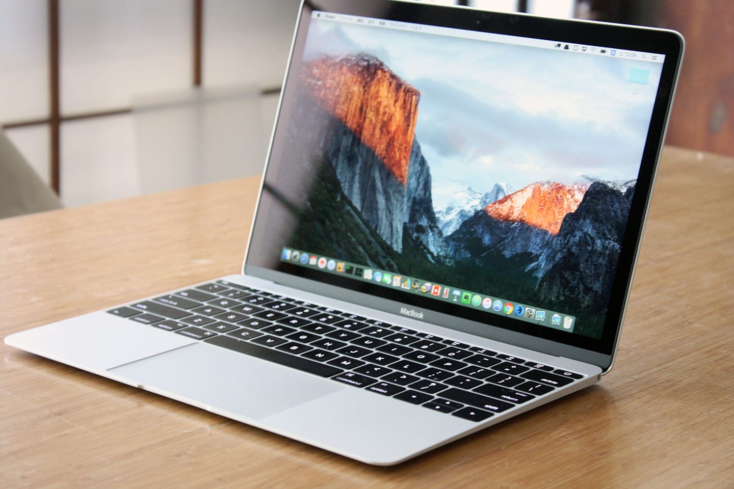12インチMacBook (Early 2016) レビュー／シリーズ唯一1kgを切る