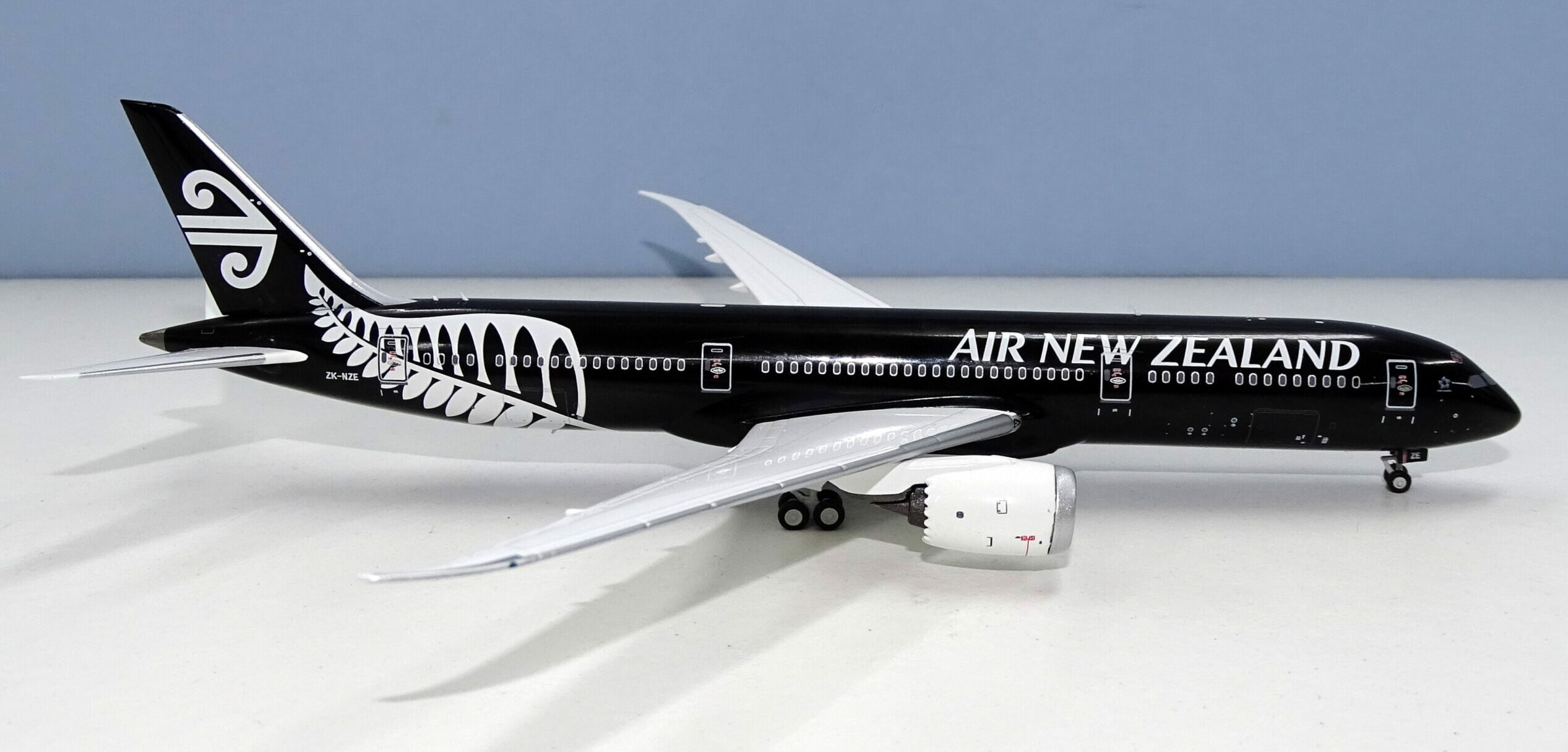Trent Troubles: Air New Zealand Boeing 787-9 ZK-NZE by NG Models