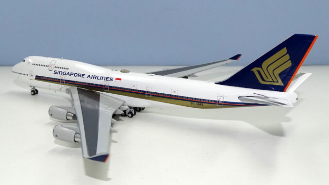 Megatop: Singapore Airlines Boeing 747-412 9V-SMS by JC Wings