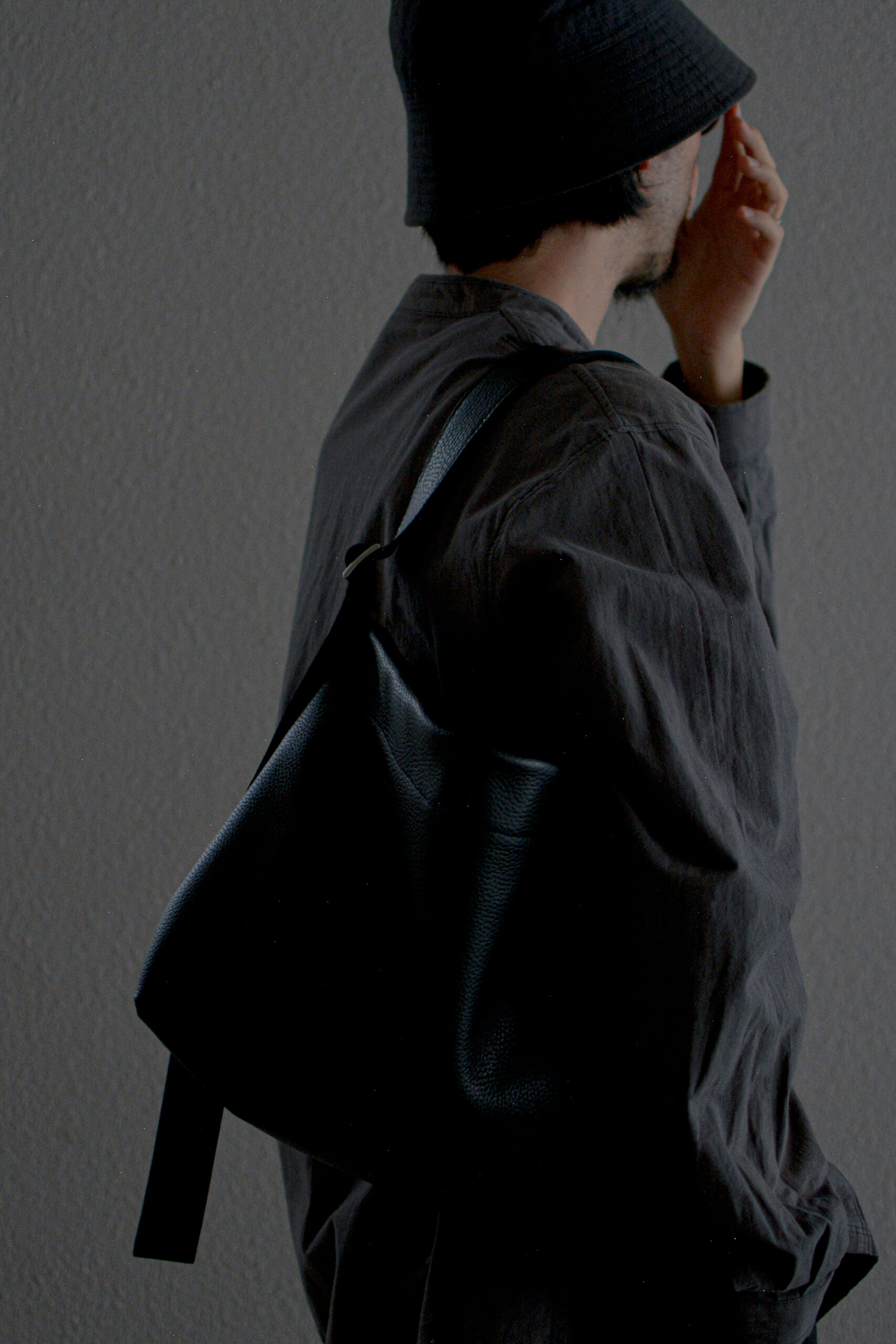 WIDE SHOULDER BAG | MOLVAR official web site