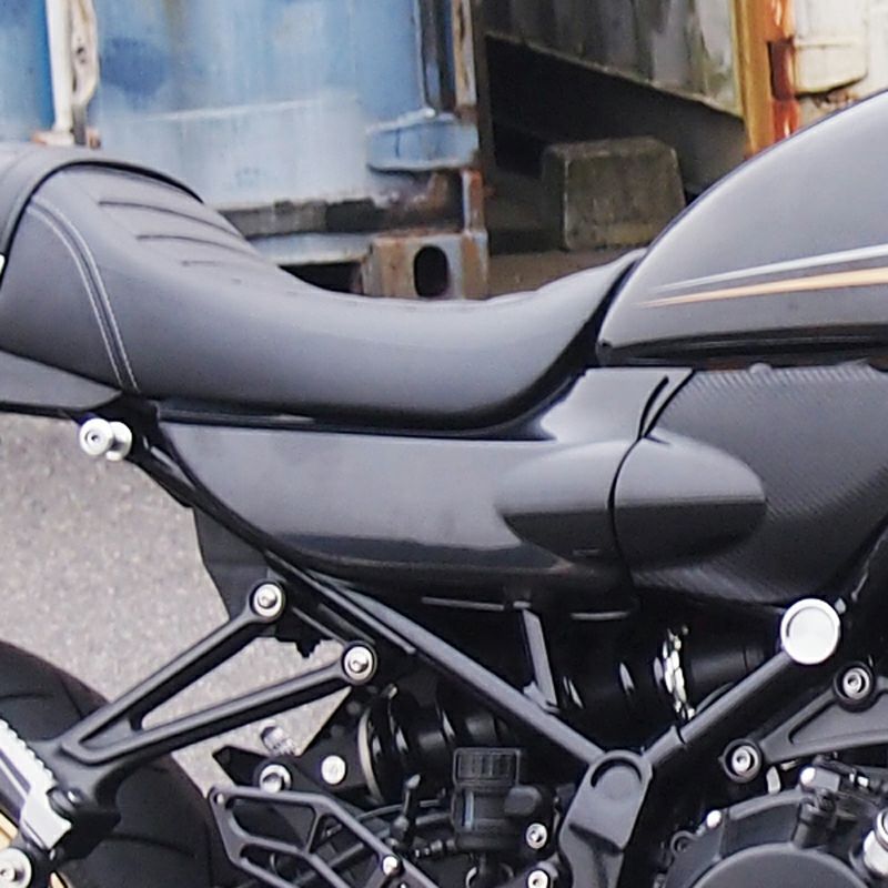 カワサキ Z900RS/CAFE Z1タイプ サイドカバー(右) 未塗装 DOREMI
