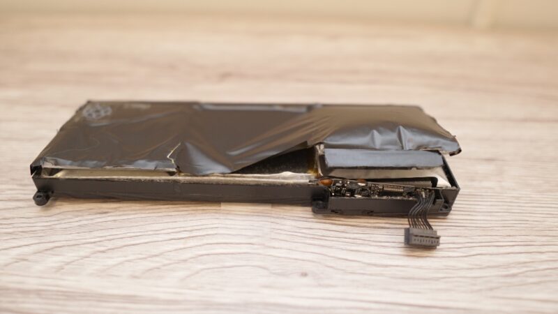 MacBook 13-inch Mid 2010 改修作業の手順解説（SSD換装、メモリ増設