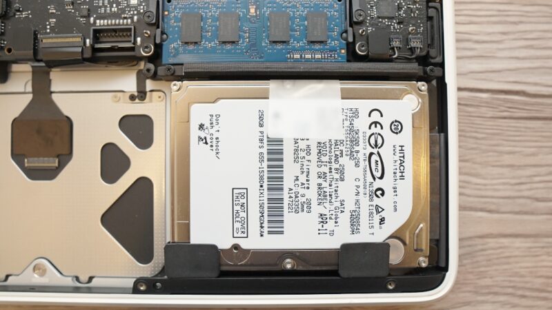 MacBook 13-inch Mid 2010 改修作業の手順解説（SSD換装、メモリ増設