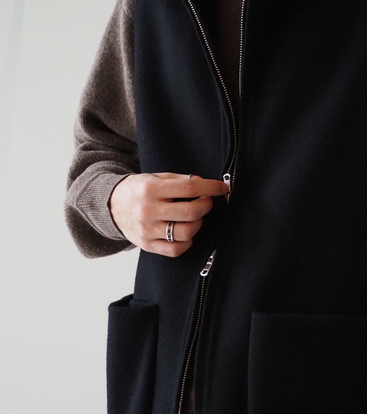 MAATEE＆SONS ジップ ベスト , Black – Navyblue