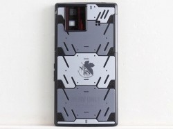 ドコモ、「SH-06D NERV」実機公開 - 話題の