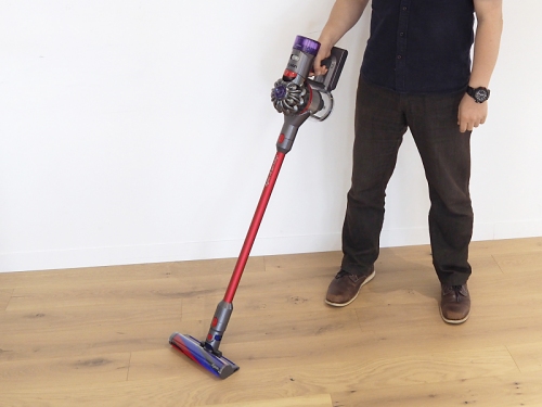 ダイソン、コードレス掃除機に小型軽量化の新モデル「V8 Slim