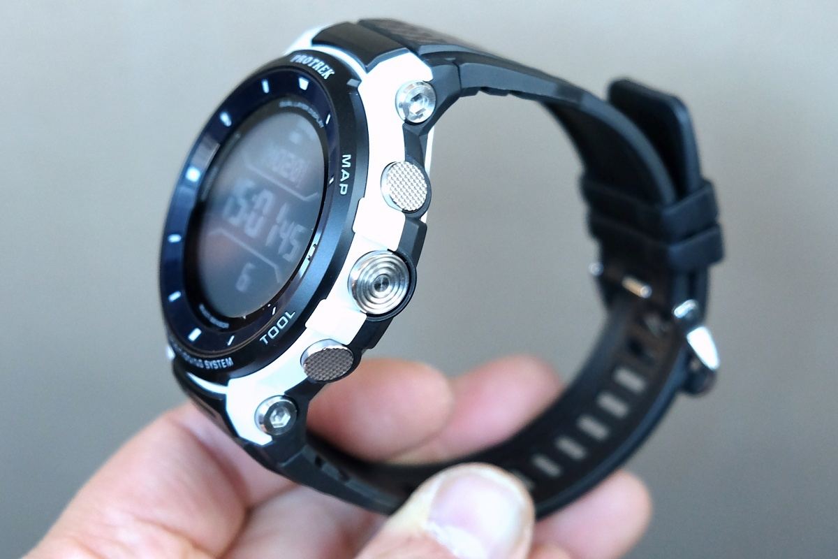カシオ、アウトドアスマートウォッチ「PRO TREK Smart」限定モデル