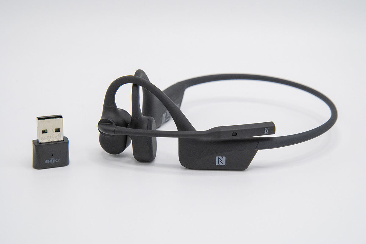 Shokz、PC用アダプタ付きの骨伝導ヘッドセット「OpenComm UC」 | マイ