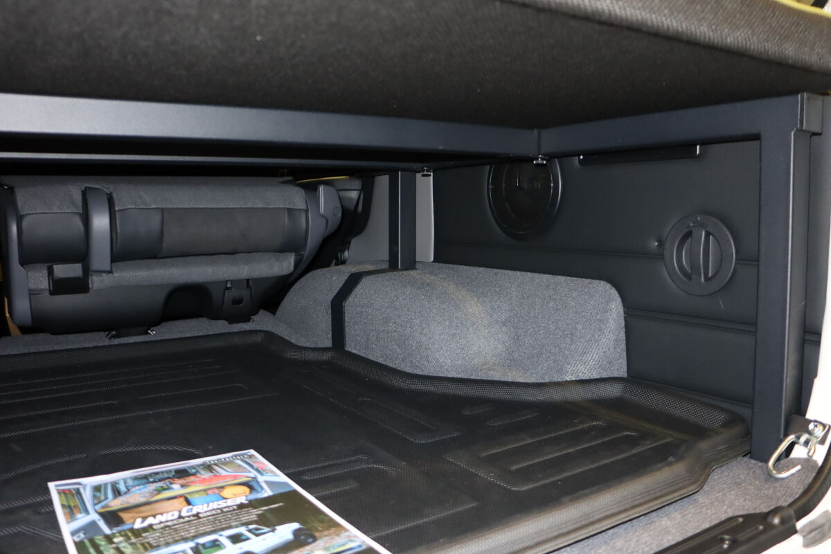 ランクル70」を車中泊仕様にするベッドキットが早くも登場! 特徴は