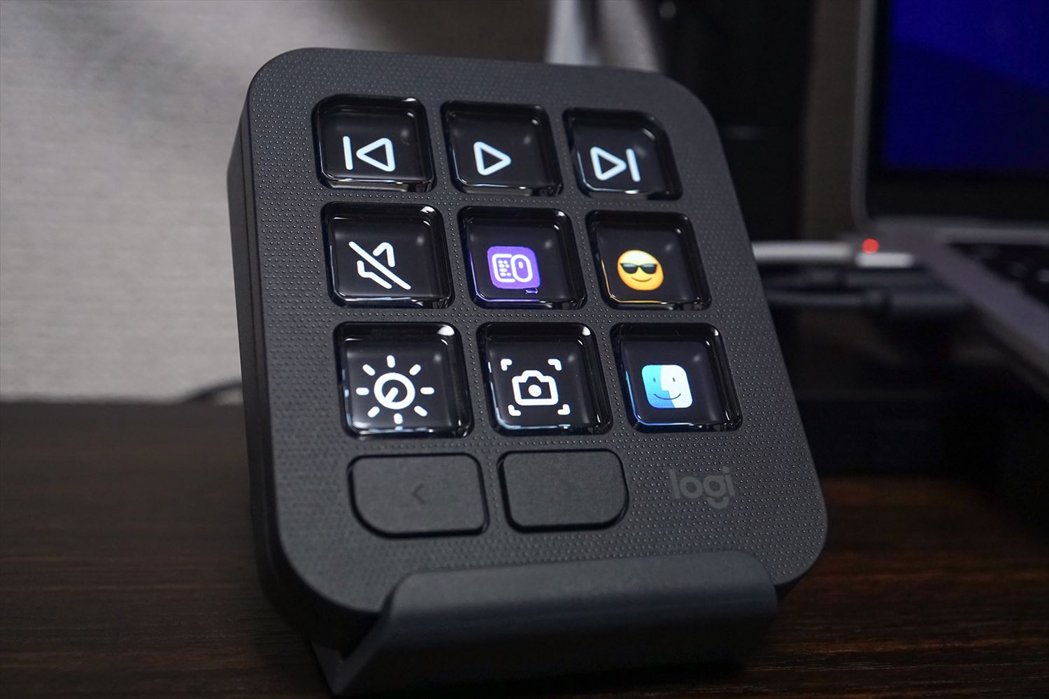 実機レビュー】ロジクール初のクリエイター向け片手デバイス「MX