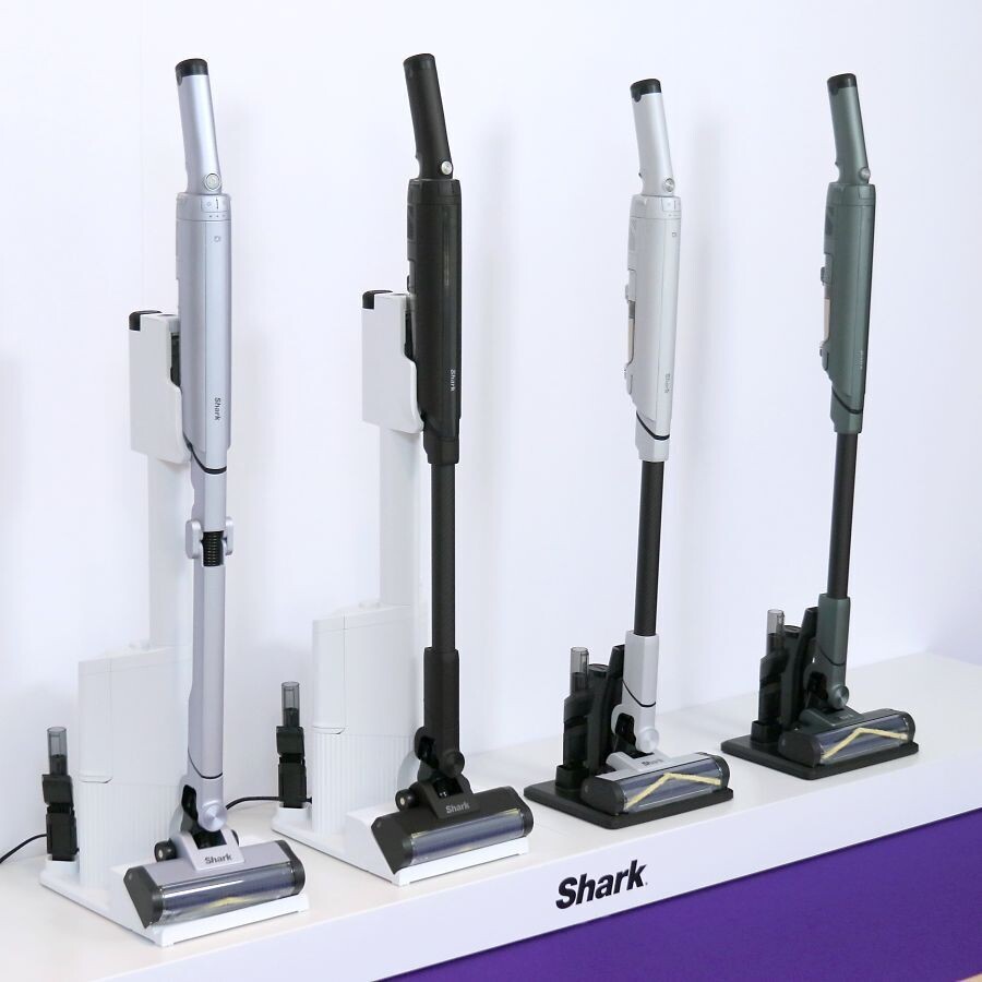 部屋に置きやすくて吸引力と使い勝手の良いコードレス掃除機、シャーク