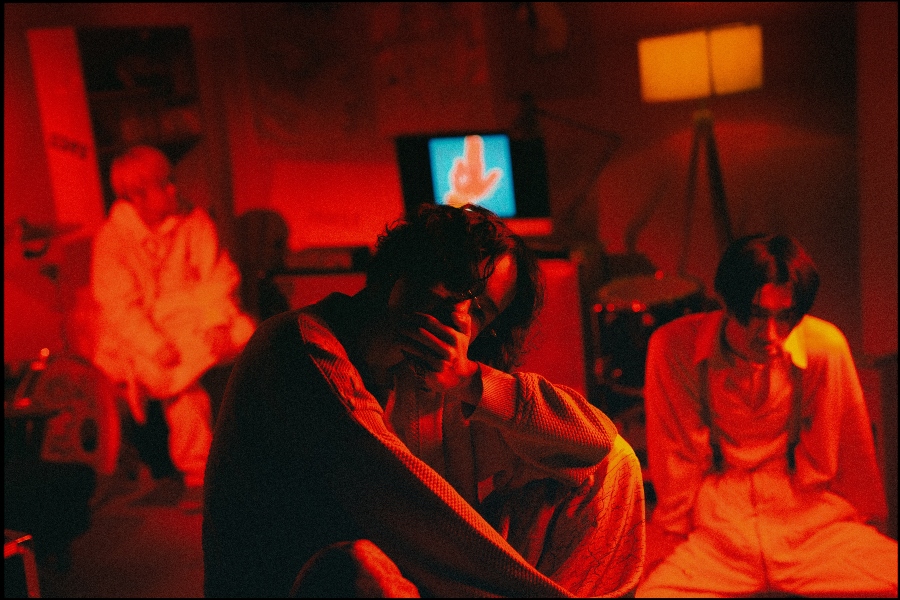 PEOPLE 1は「中毒性のある楽曲」をどう生み出すか？ Deuが語る、影響を