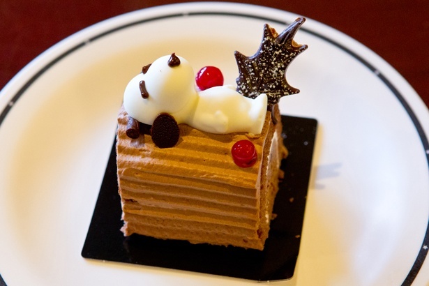 USJ】スヌーピーが寝転がるケーキやハローキティのパイにキュン