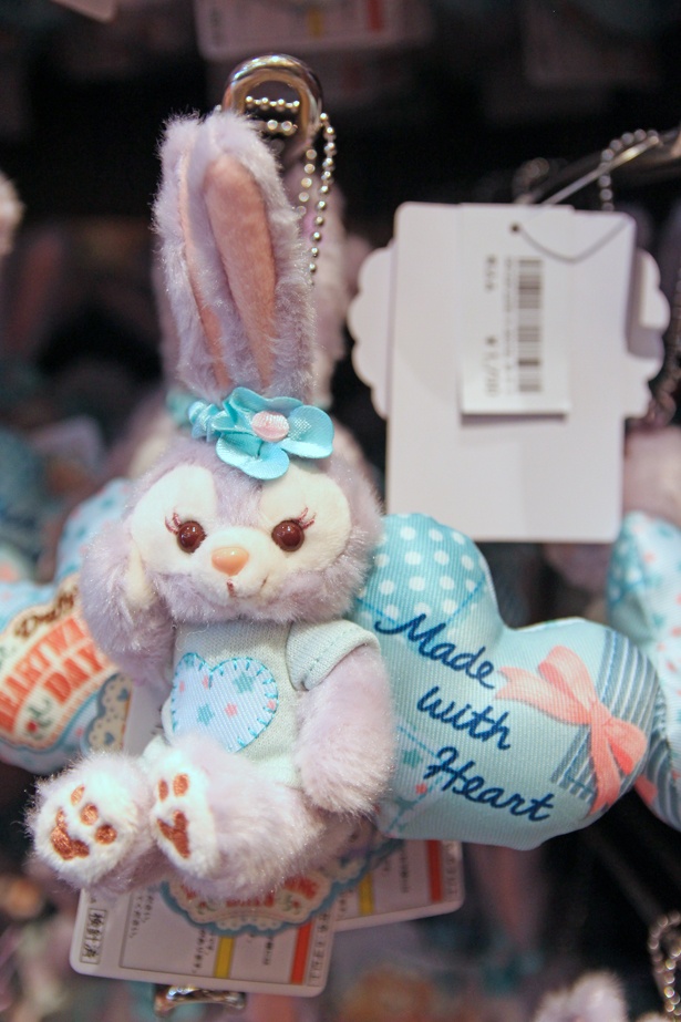 画像7 / 20＞大きな“抱きまくら”にシェリーメイが仲間入り！ダッフィー