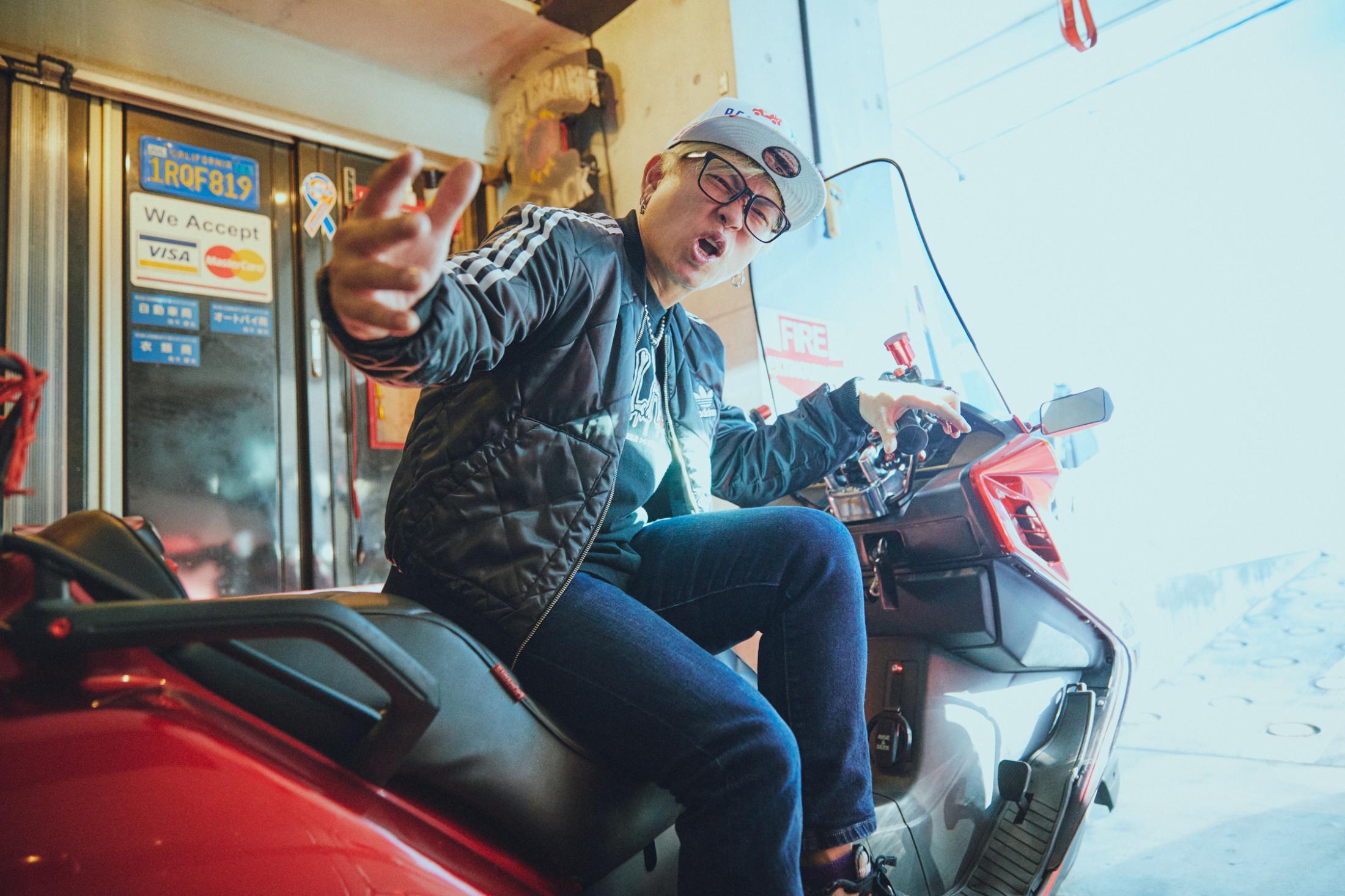 10代は無敵だった」元19・岡平健治、「風呂なしトイレ共同」から経営者