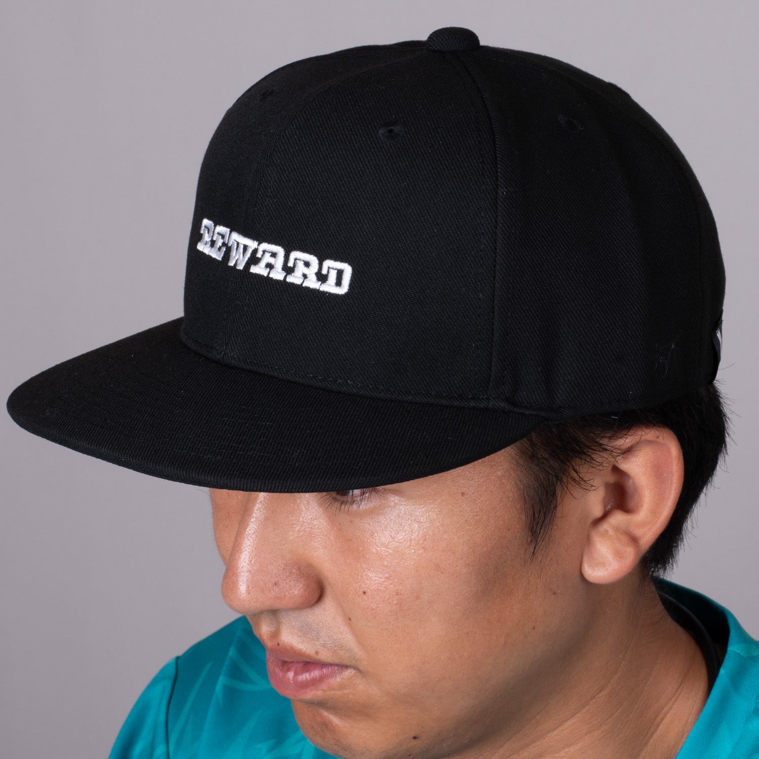 NWCC1 -REWARD ツバストレートキャップ ブラック NEWARD／ニューワード