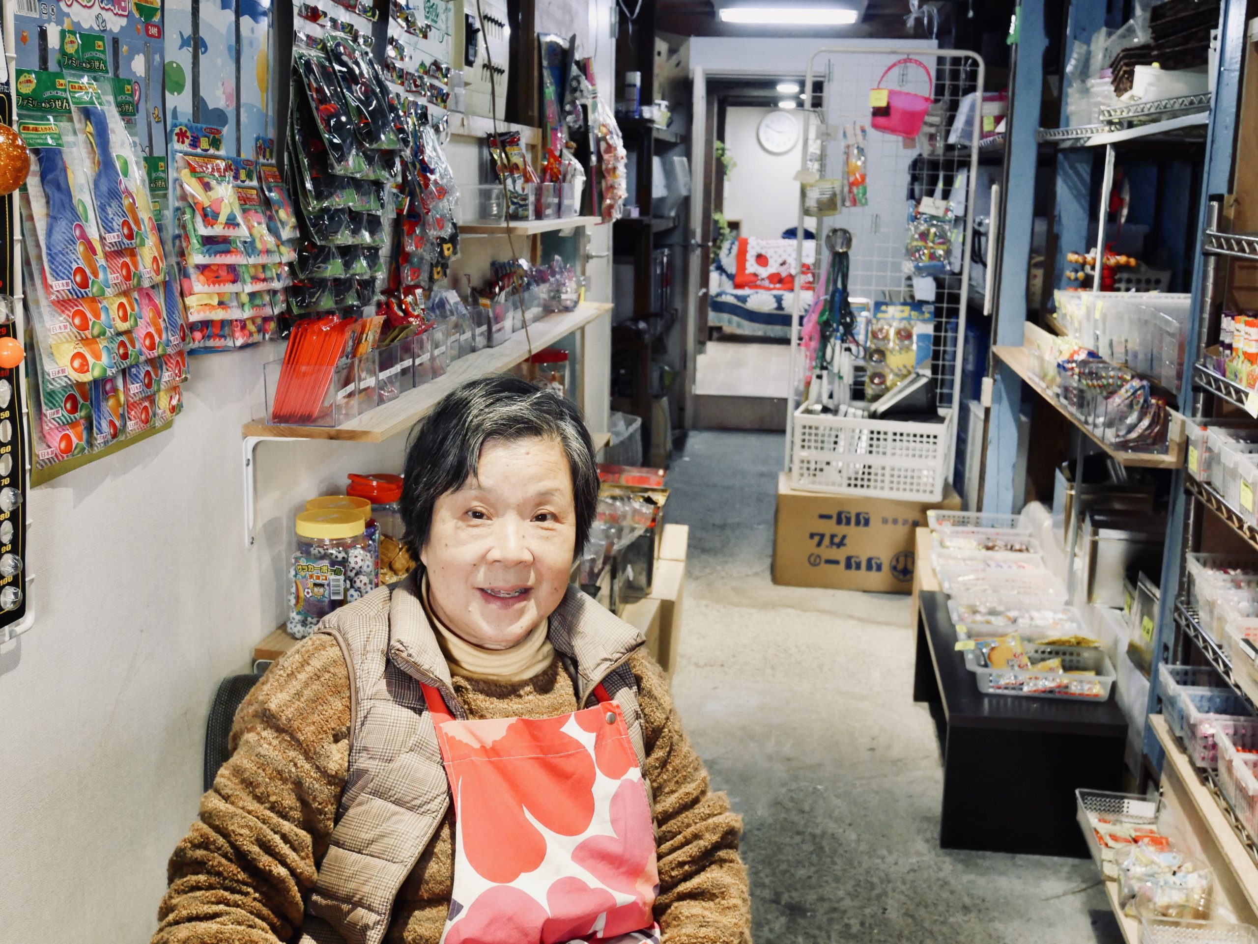東京・品川区平塚「駄菓子ミチクサ」〜駄菓子問屋で育った店主