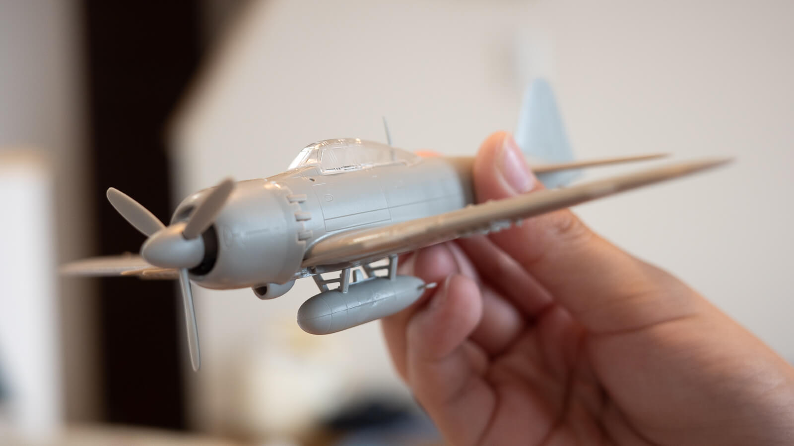 雨の休日が息子に「初めての零戦プラモデル」を手に取らせた話／童友社