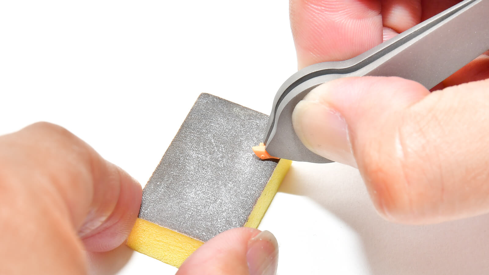 保持力が桁違い！“つまむ”を極めたゴッドハンドの「指先ピンセット