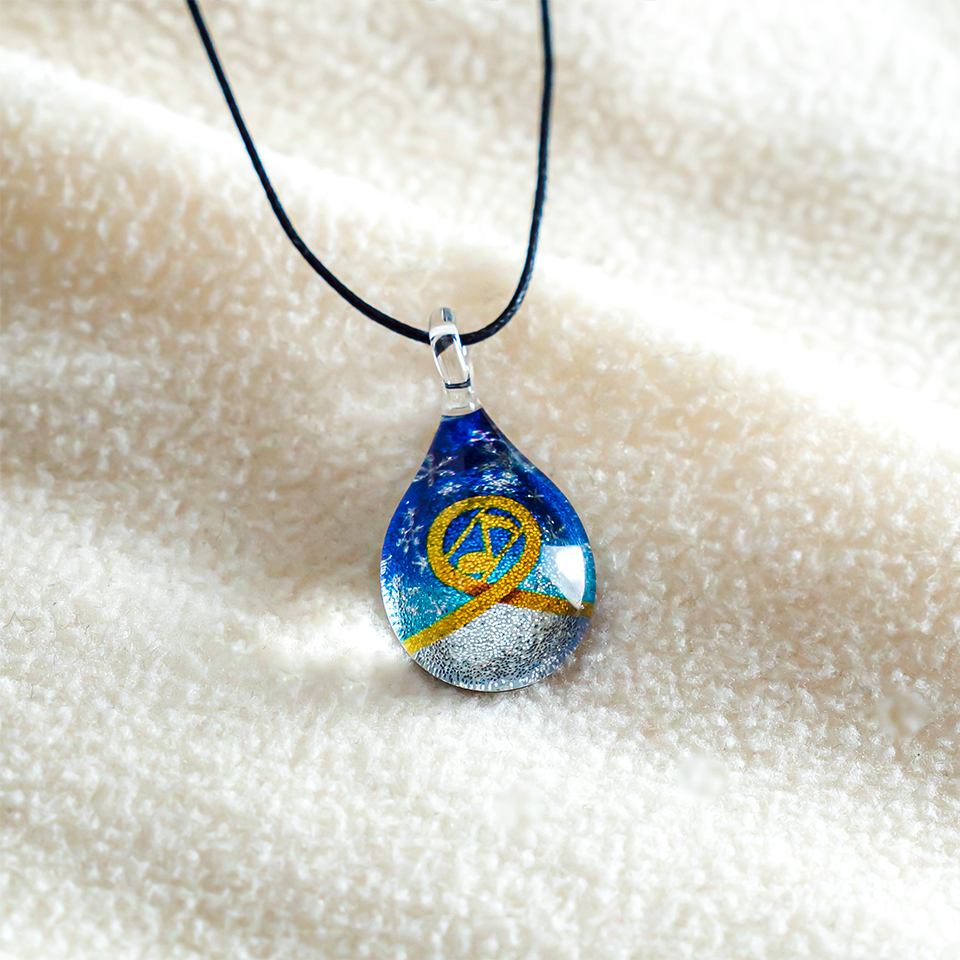 ニュースリリース】ハンドメイドグラスジュエリー「ノースワングラス