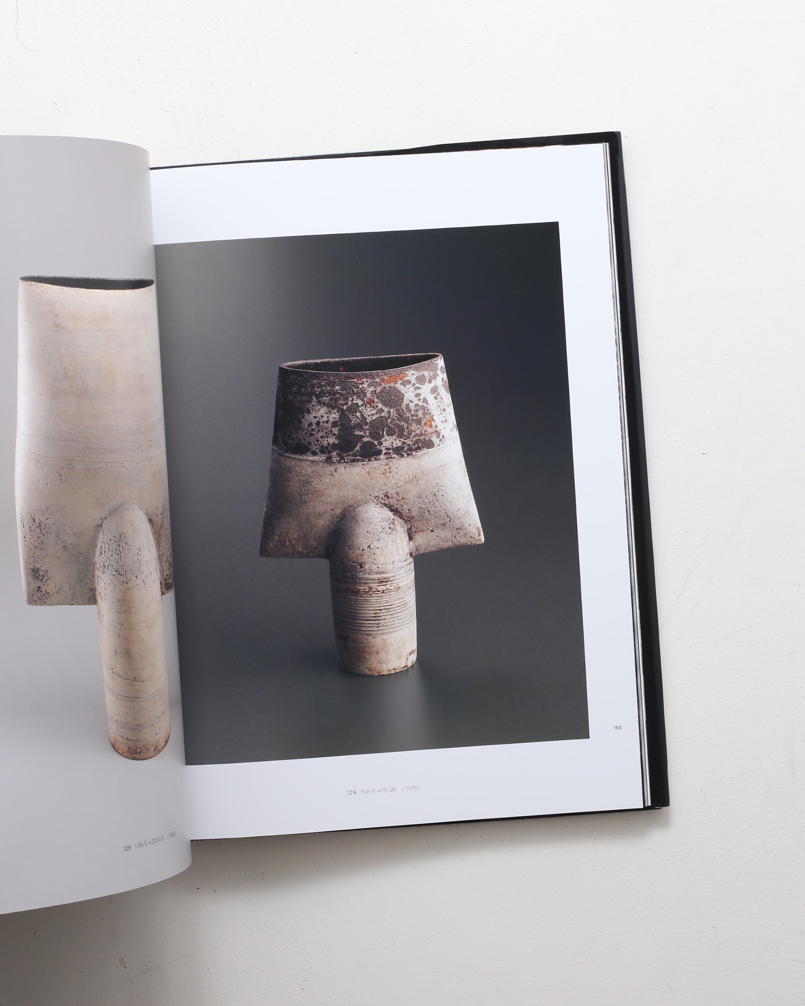 ルーシー・リー＆ハンス・コパー 二十世紀陶芸の静かなる革新 | 乾由明