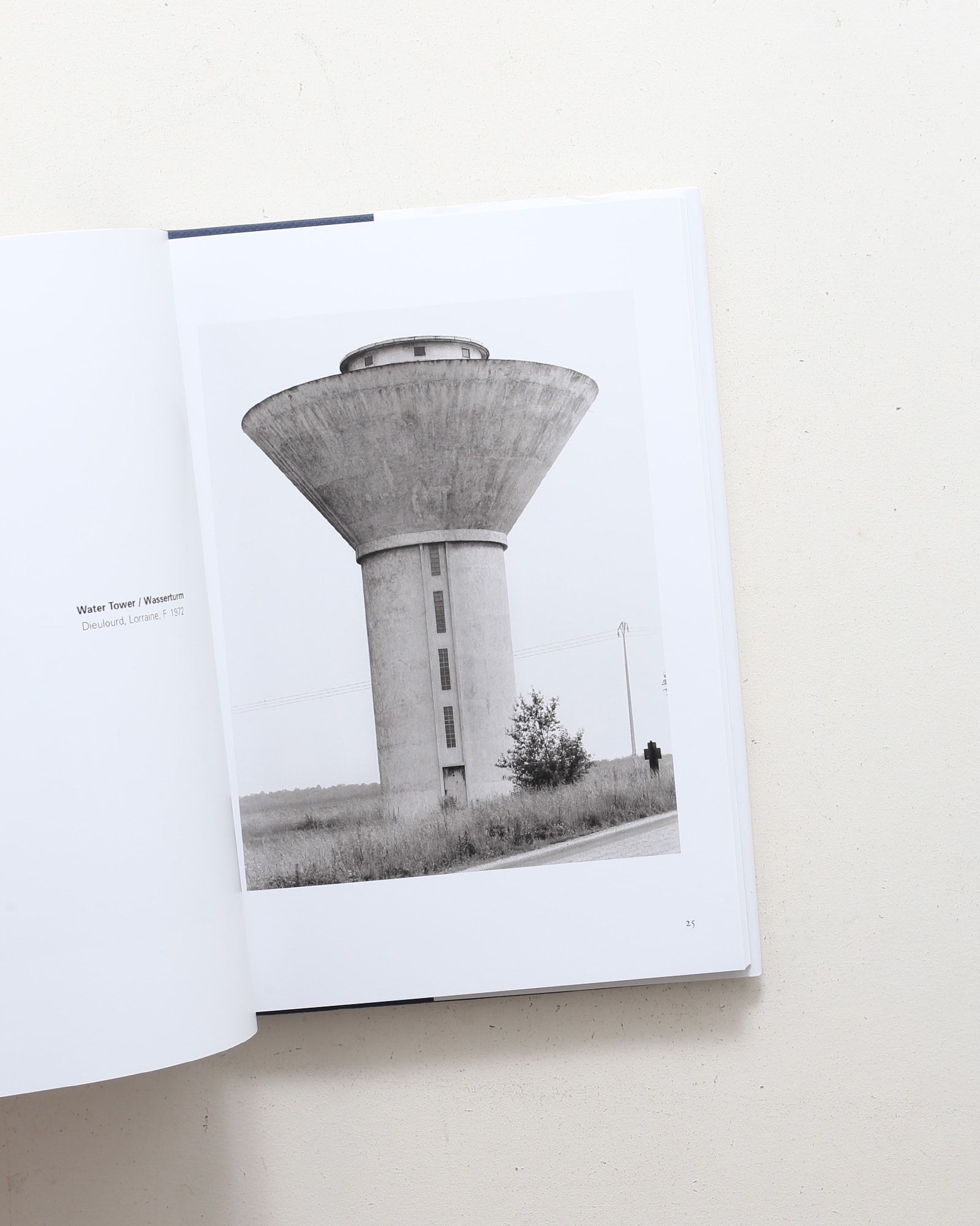 Bernd ＆ Hilla Becher: Basic Forms of Industrial Buildings