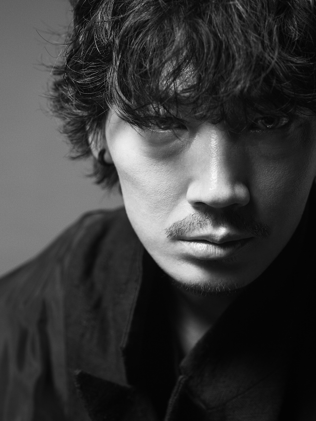 俳優・綾野剛×写真家・操上和美『Portrait』完全受注生産！予約