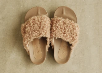 Oggi × AKAISHI COMFORT SANDALS もこもこコンフォートサンダル | Oggi.jp