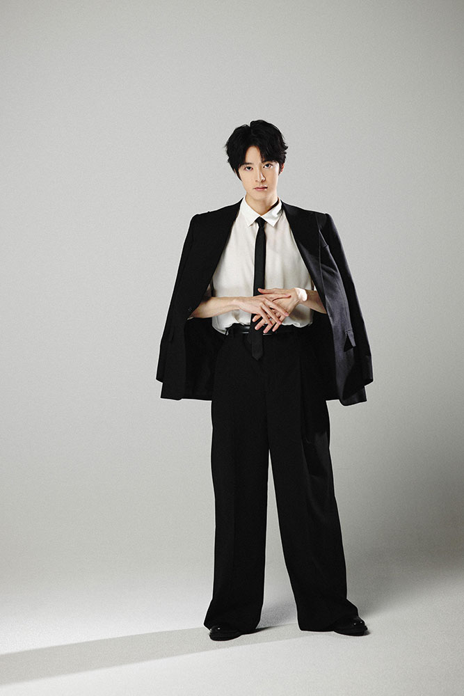 塩野瑛久2025年カレンダー】撮影秘話スペシャルインタビュー | Oggi.jp