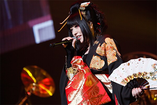 和楽器バンド「和楽器バンド 大新年会2016 日本武道館 -暁ノ宴-」特集