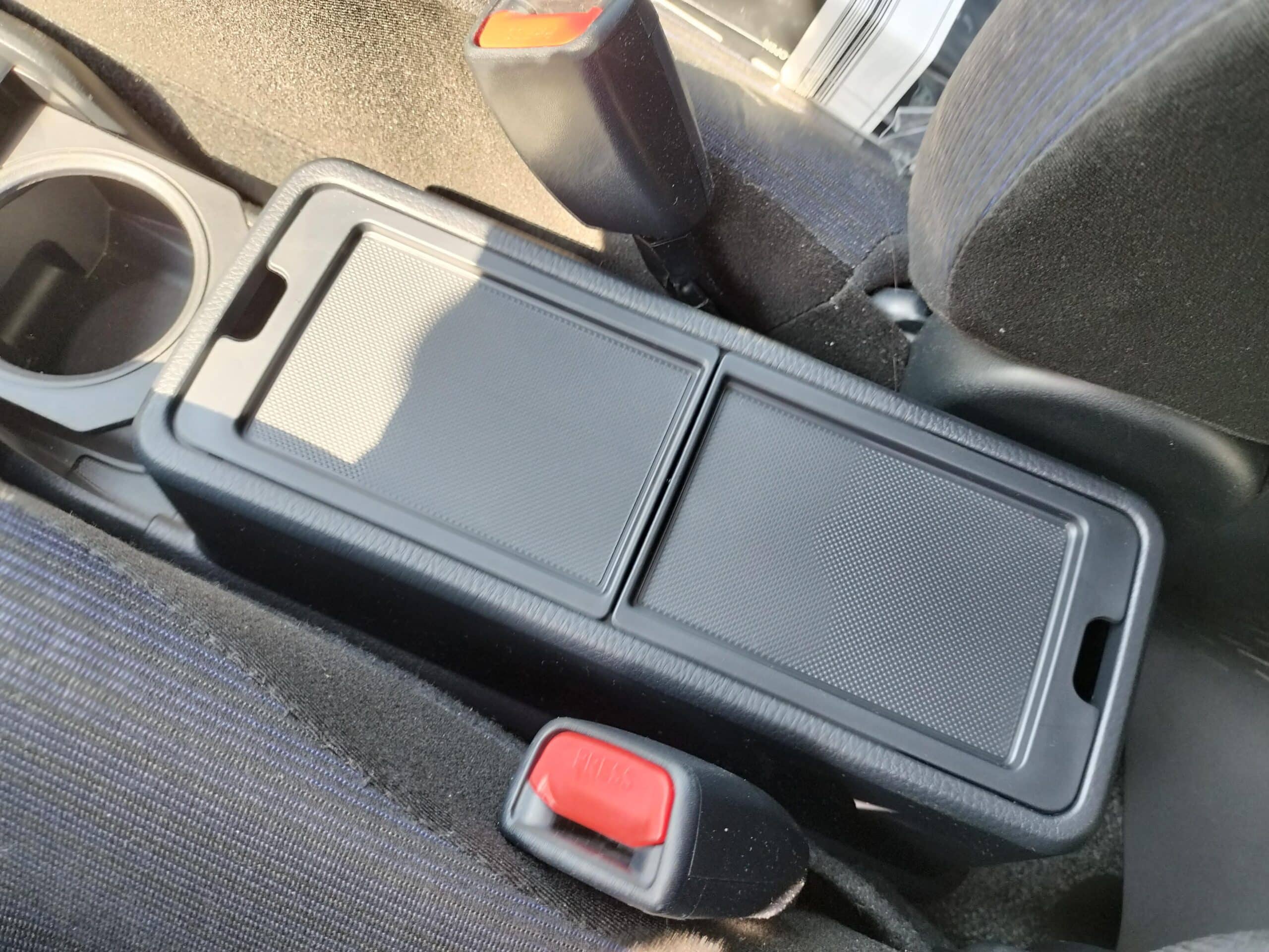 NCP160 プロボックス/サクシードの純正オプションのセンターコンソール