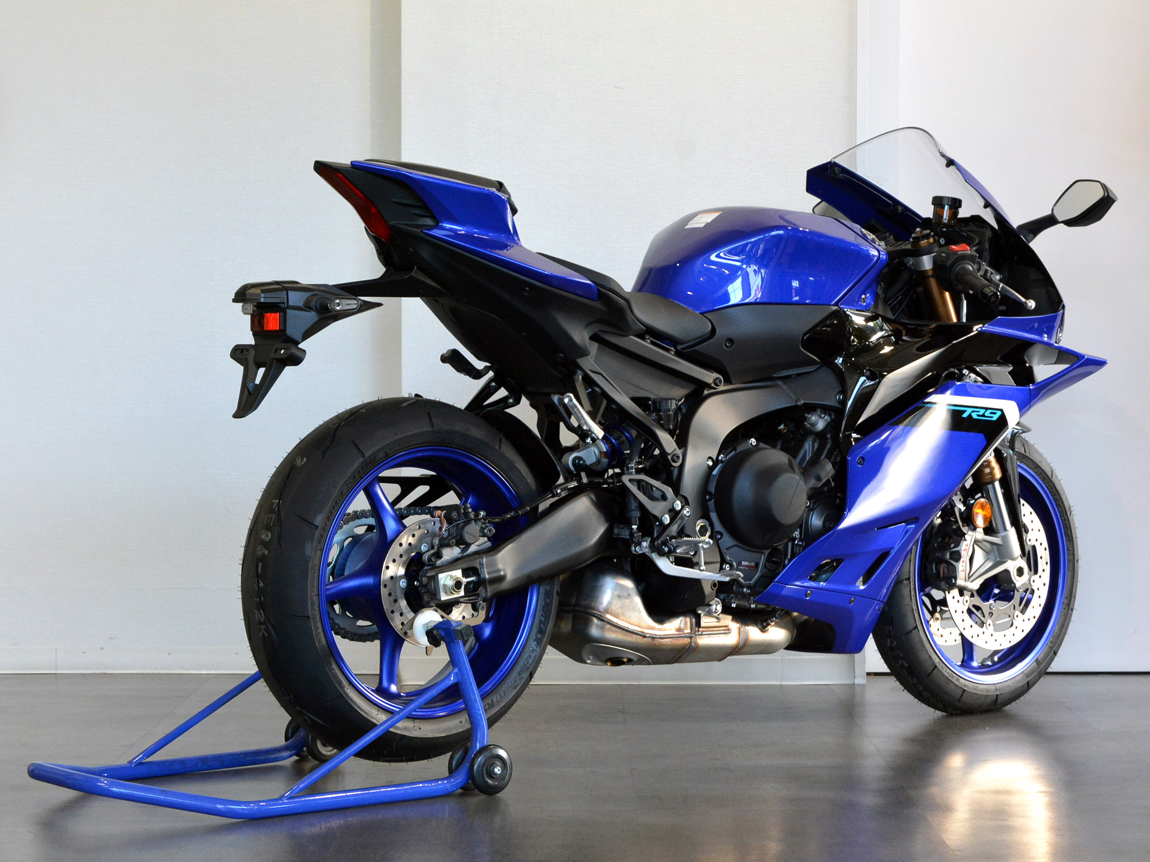 YZF－R9にもスタンドフック取付けできます！ | YSP大阪箕面