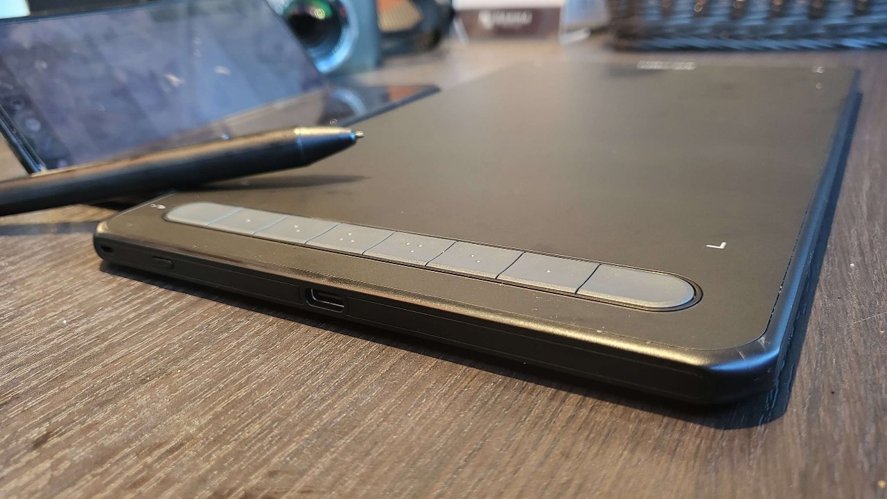 XPPen Deco MW レビュー：描き心地もよく、Bluetooth接続で使用可能