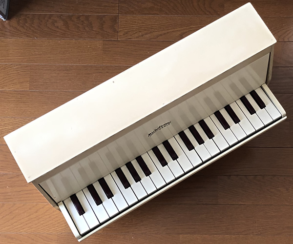 organ69 : [tp038]Michelsonne PARIS Toy Piano