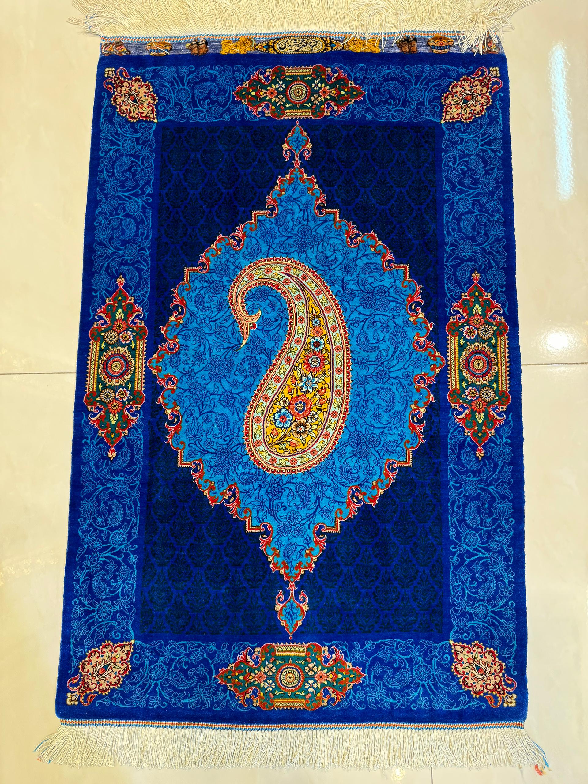 高級ペルシャ絨毯クム産シルク100％ ジャムシディ工房 91×59cm（FN