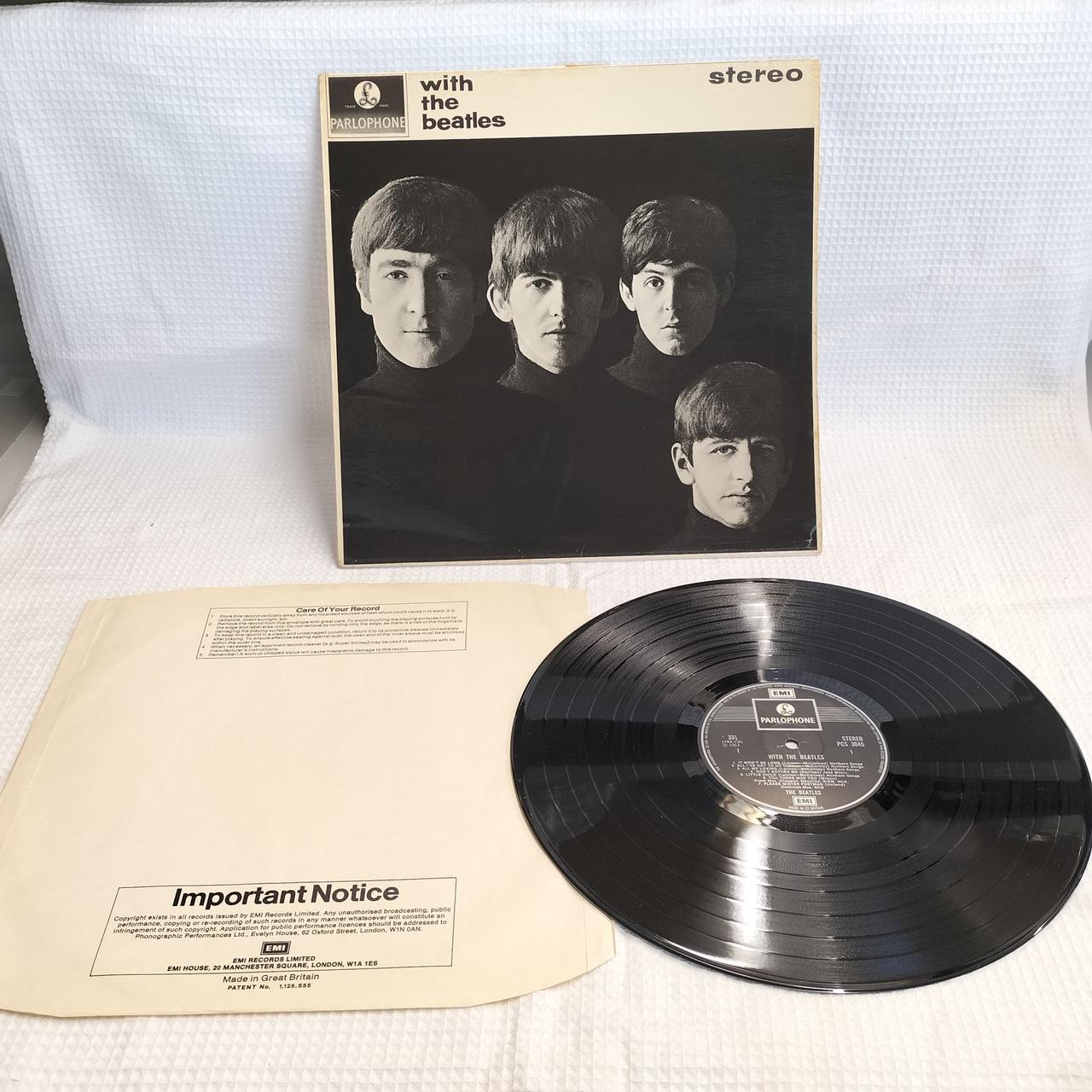 The Beatles レコードボックス 未開封と盾とプレート5枚 The Beatles