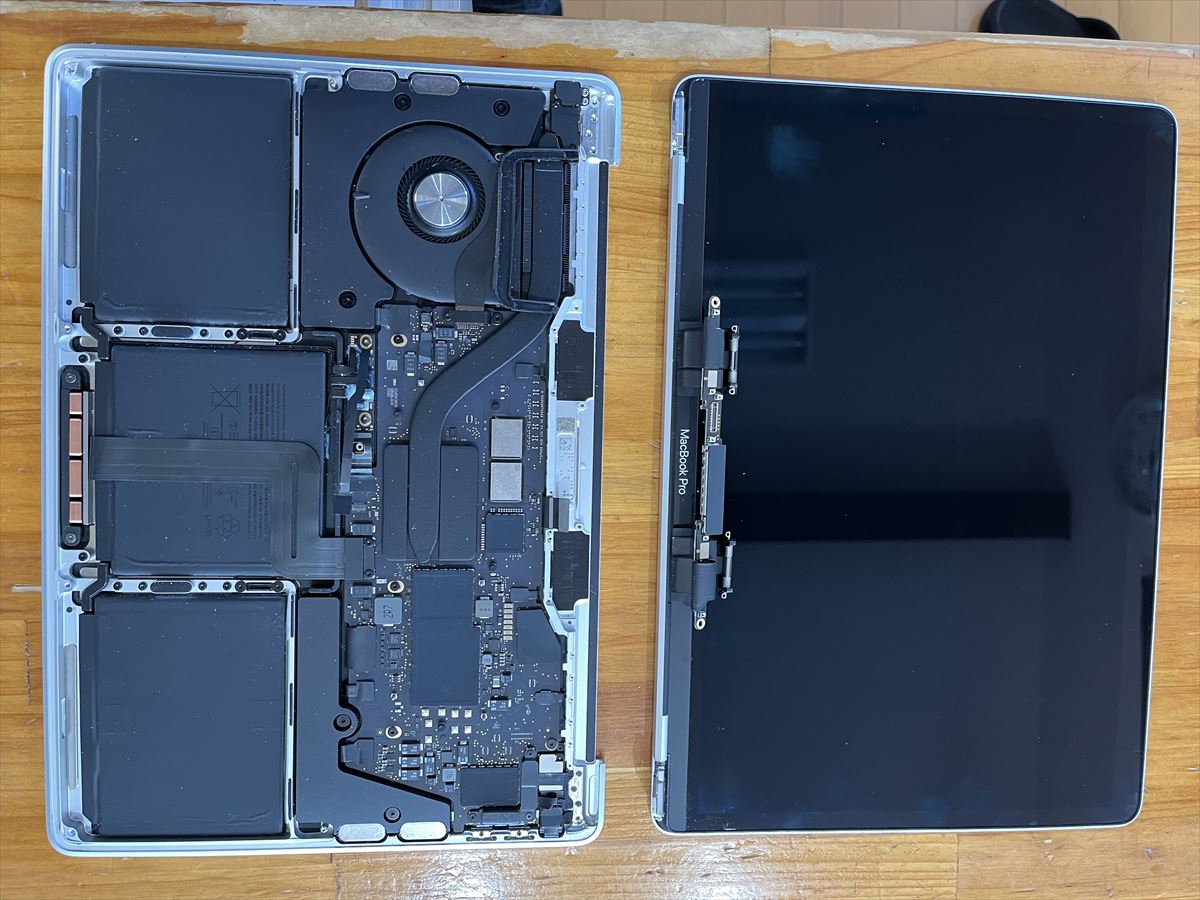 アップル MacBook Pro 13インチ 2020 液晶画面表示不具合 修理事例