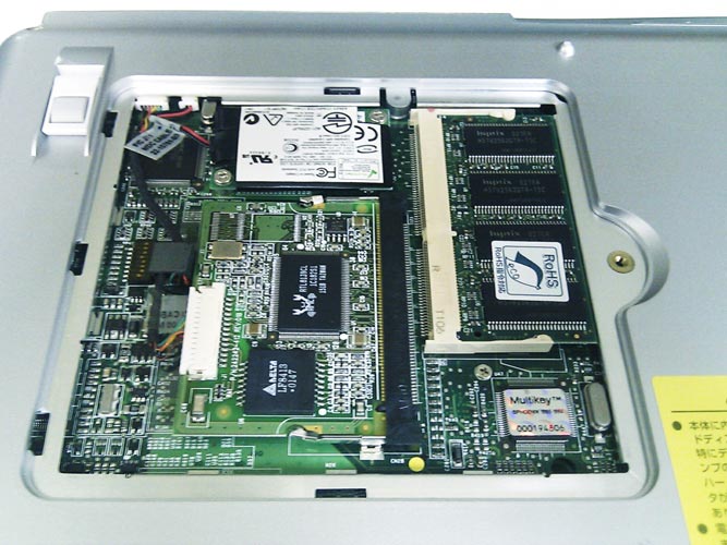 NEC Lavie ll750/2 256MBから512MBへメモリ増設。広島市安佐北区の