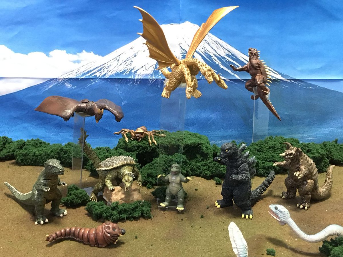 東宝大怪獣 限定商品『怪獣総進撃 50周年記念 怪獣11体セット』は14