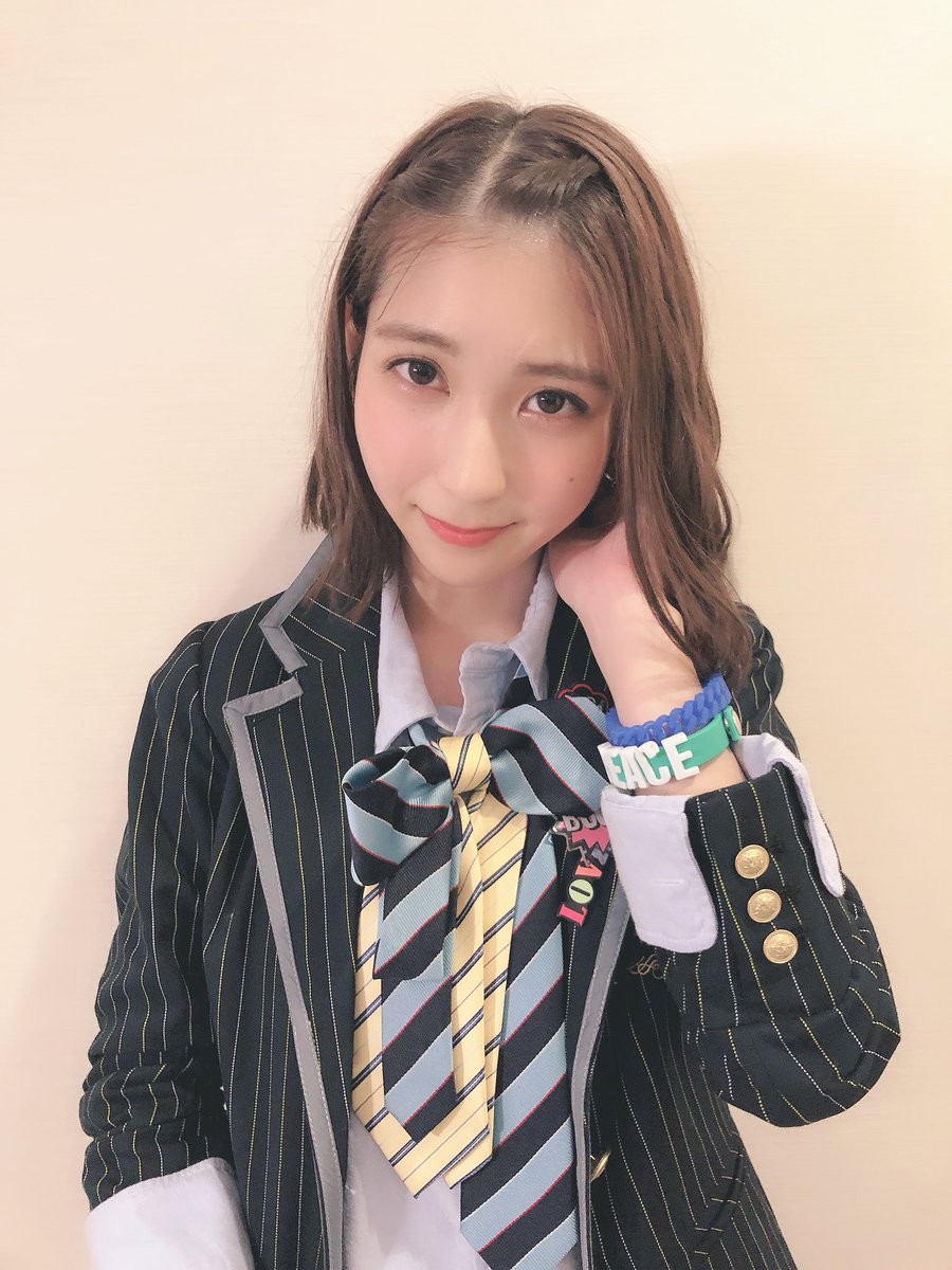 久しぶりに制服レジスタンスやりました〜！！ 髪型がめっちゃ反抗して