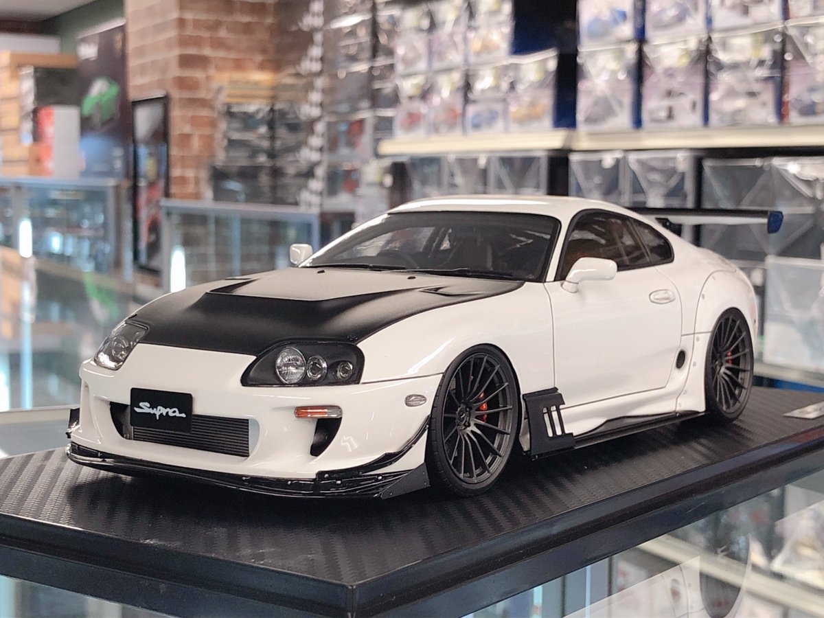 イグニッションモデルの新商品 トヨタ スープラ JZA80 RZ 1/18スケール