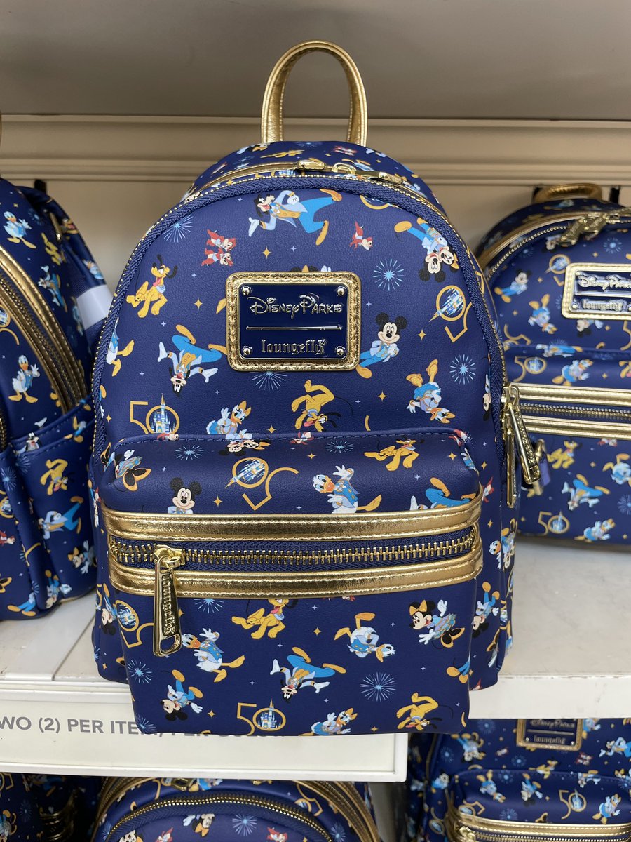 ディズニーストア wdw 50周年 loungefly リュック ディズニーストア